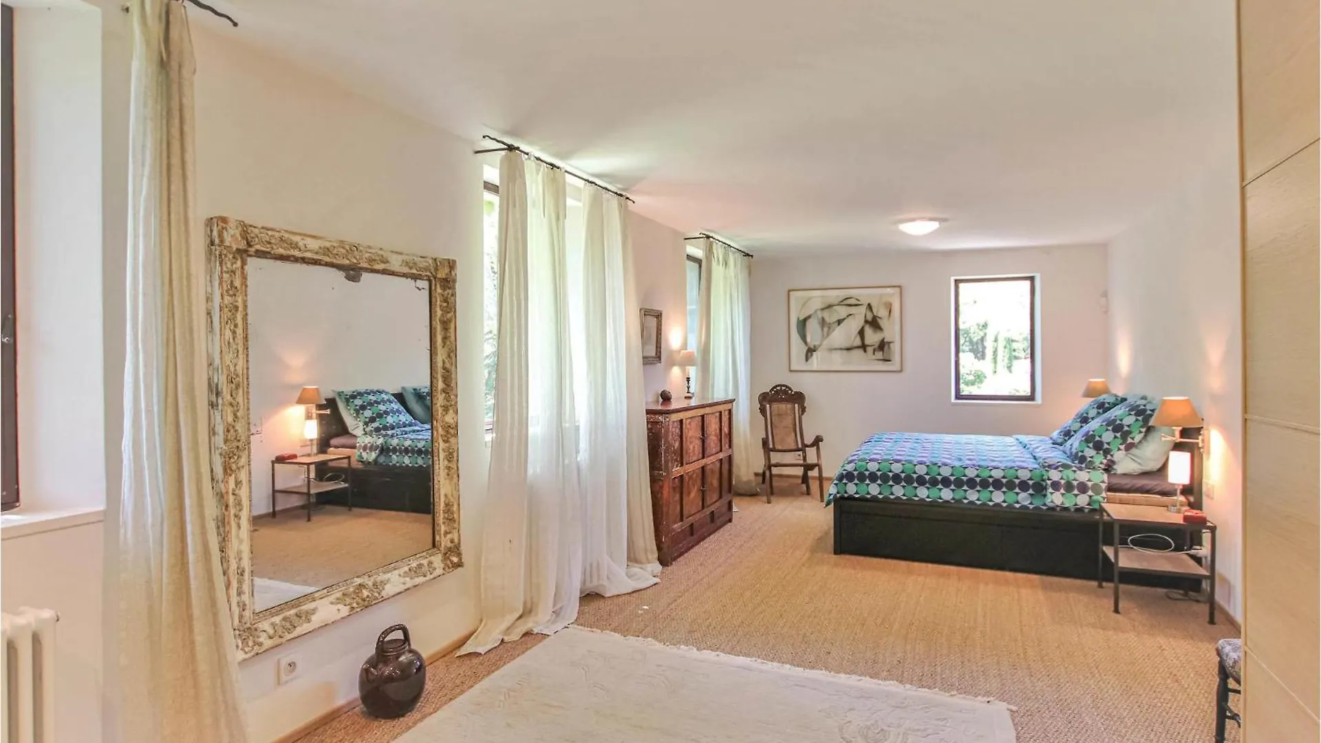 4 Bedroom Stunning Home In Lagnes