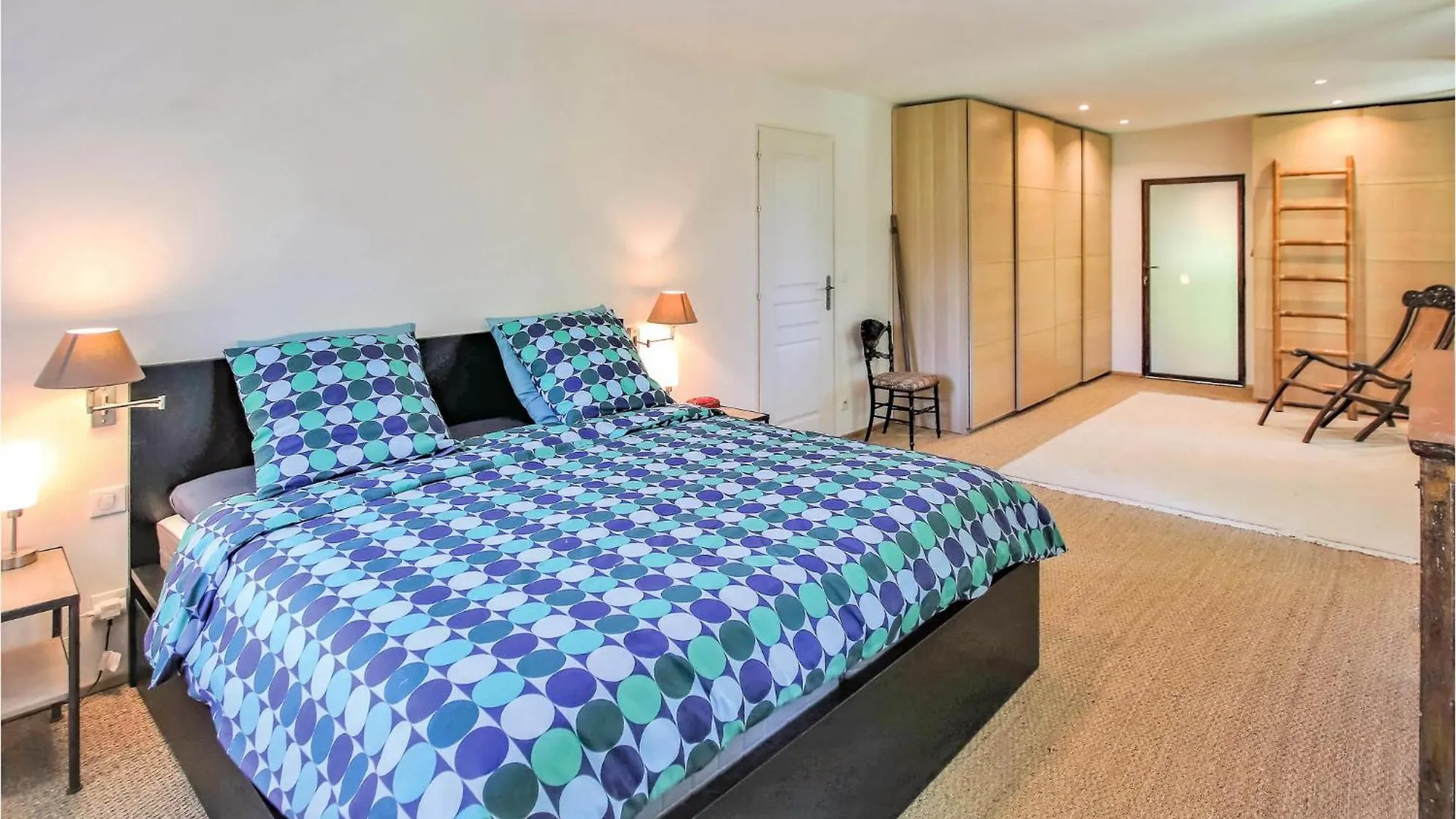 Holiday home 4 Bedroom Stunning Home In Lagnes France