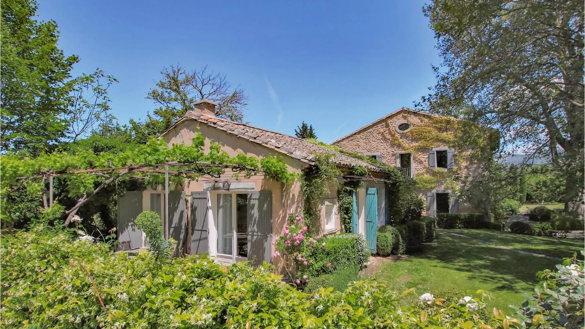 4 Bedroom Stunning Home In Lagnes