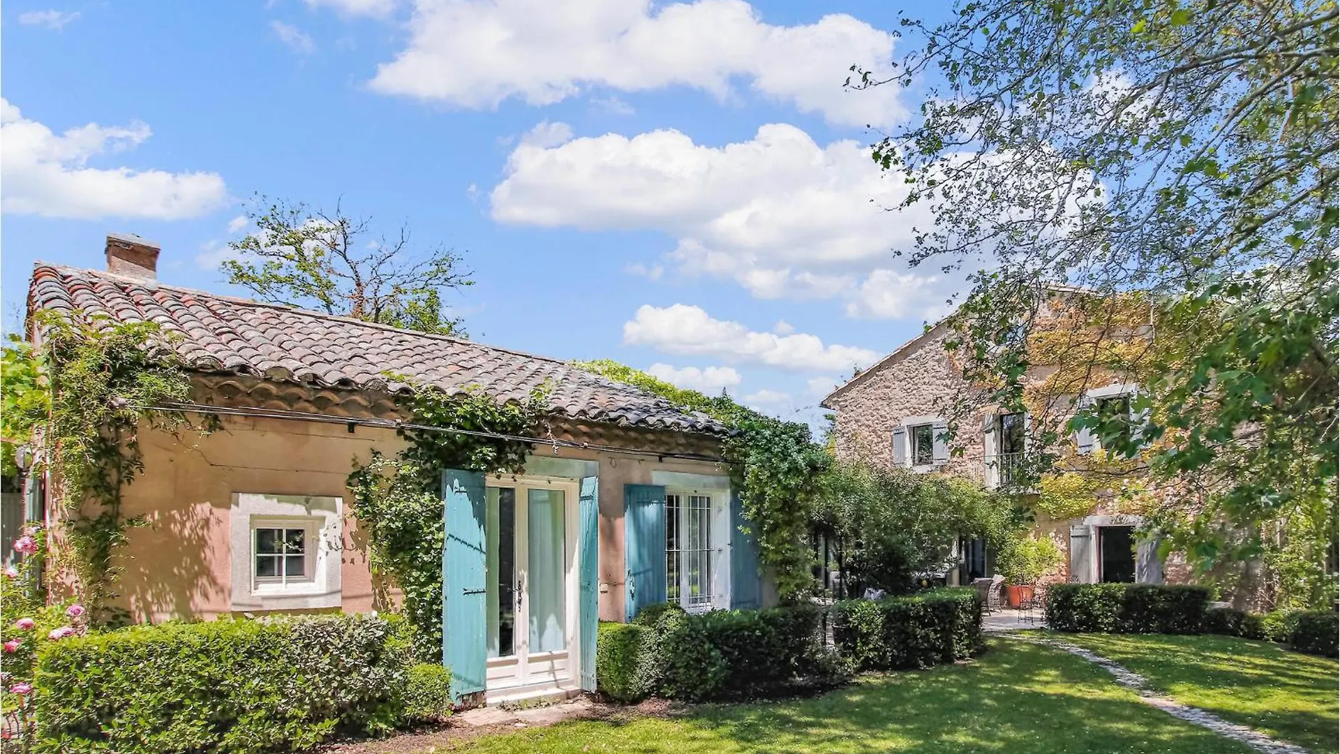 4 Bedroom Stunning Home In Lagnes