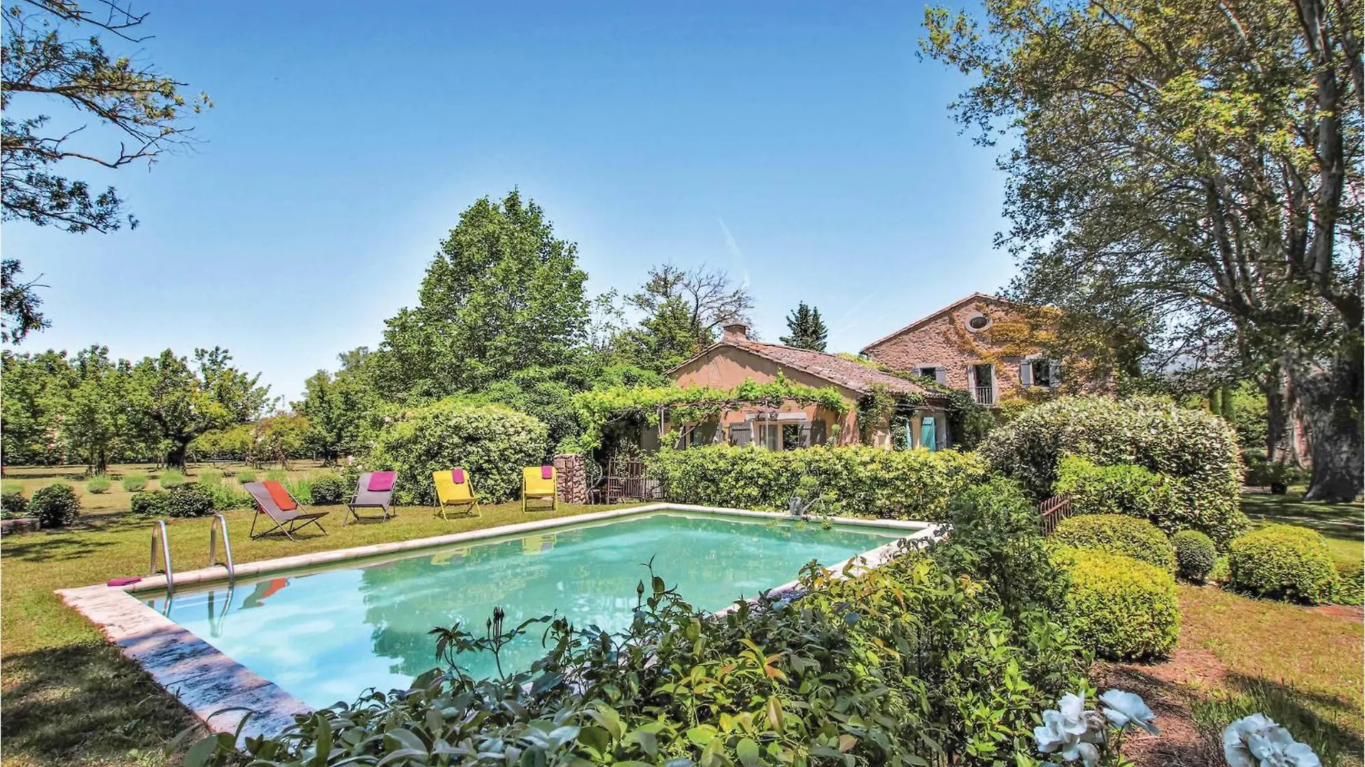 4 Bedroom Stunning Home In Lagnes 0*,