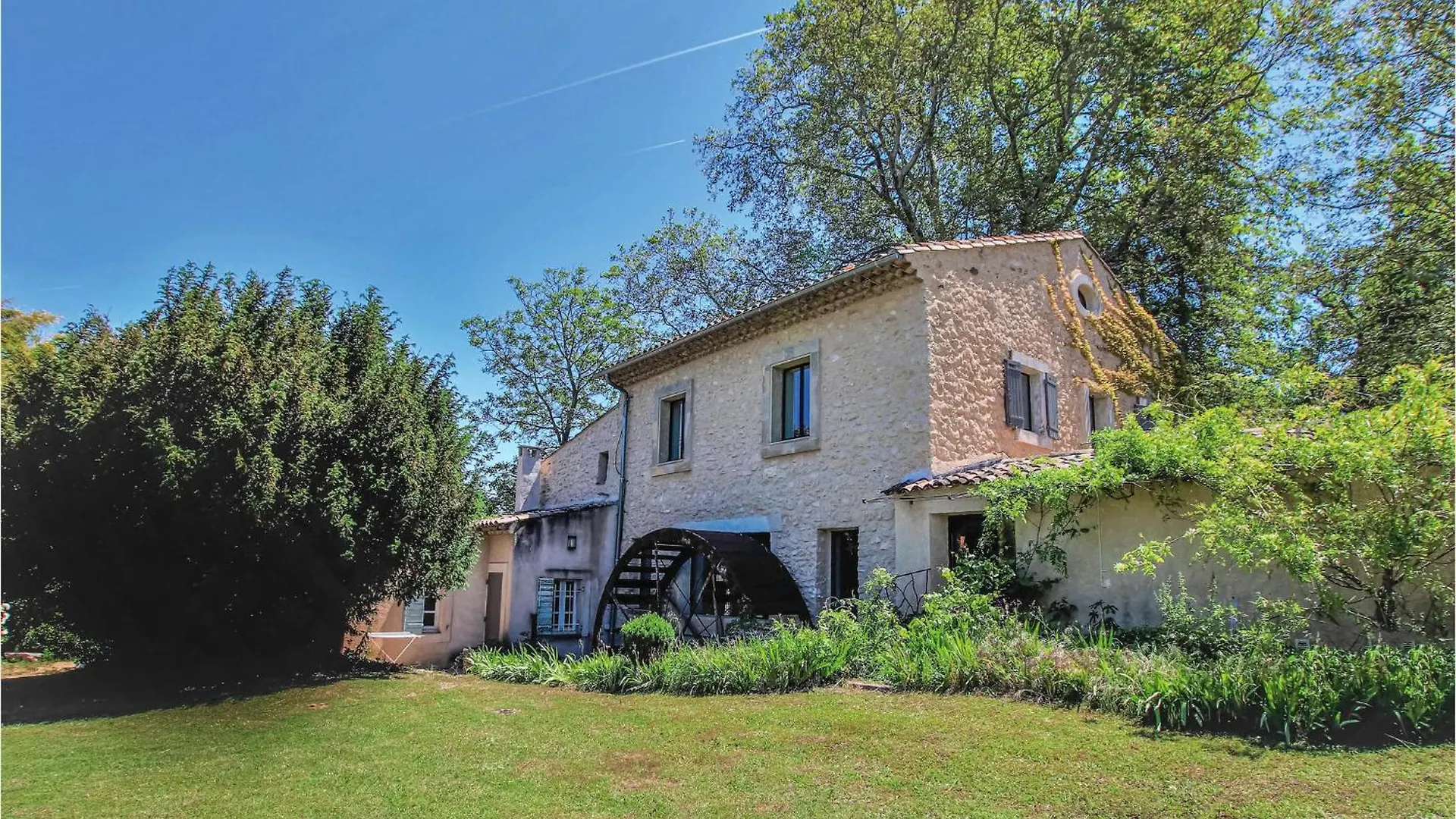 4 Bedroom Stunning Home In Lagnes