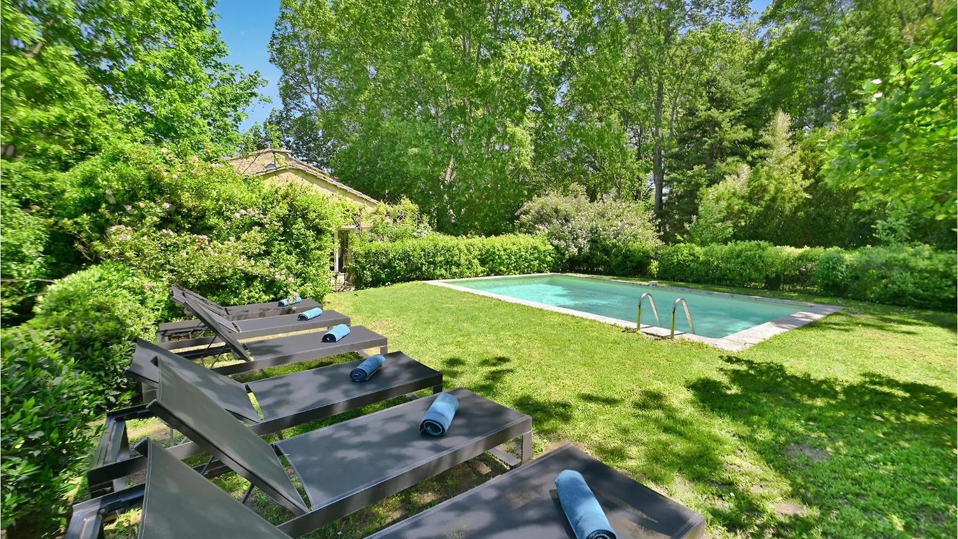 4 Bedroom Stunning Home In Lagnes