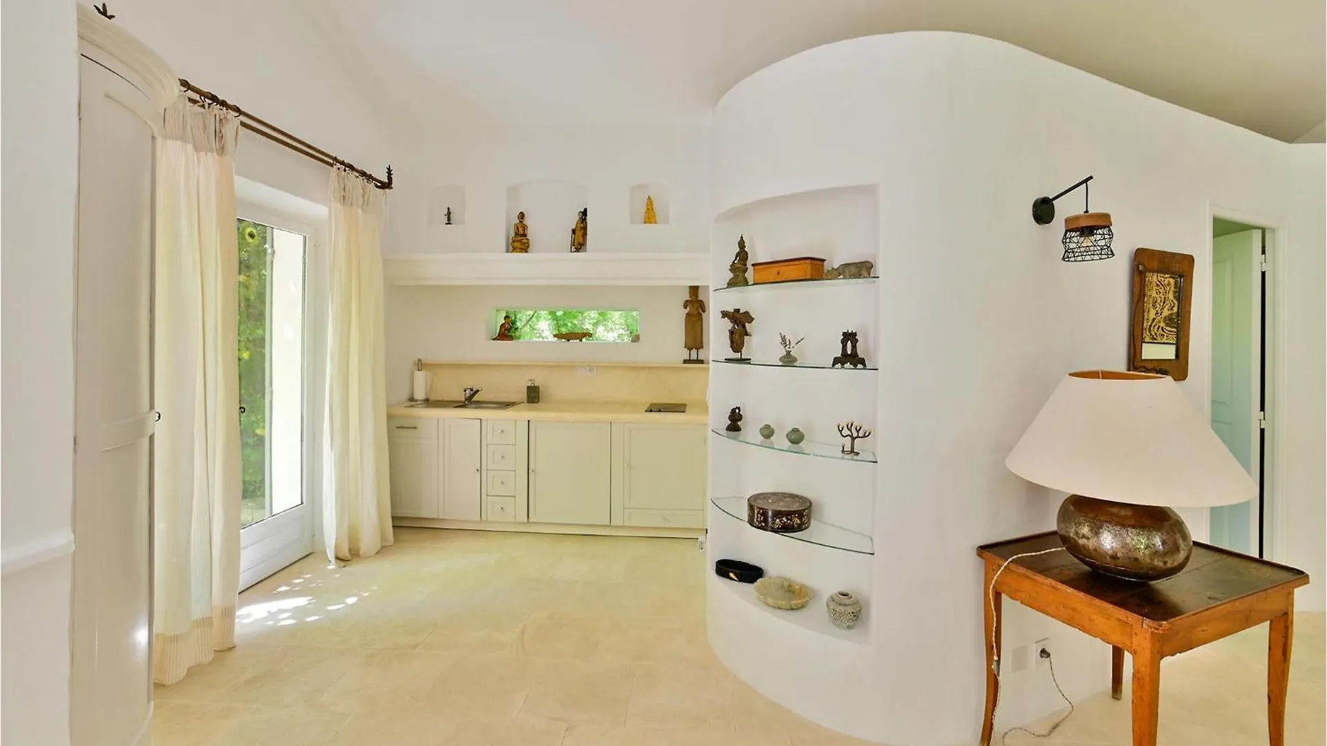 4 Bedroom Stunning Home In Lagnes Holiday home